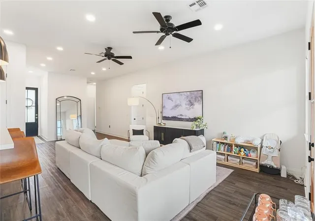 Photo 3 of Single family home for sale at 2512 Elise Ave, Metairie, LA 70003 | MLS# 2562486 | Listing updated on 2026-09-01