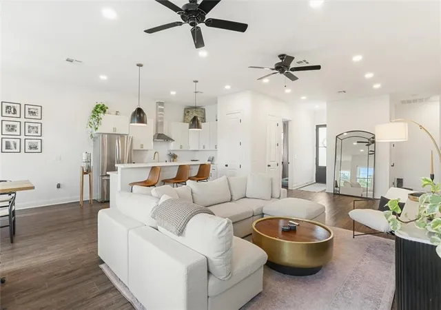 Photo 3 of Single family home for sale at 2512 Elise Ave, Metairie, LA 70003 | MLS# 2562486 | Listing updated on 2026-09-24