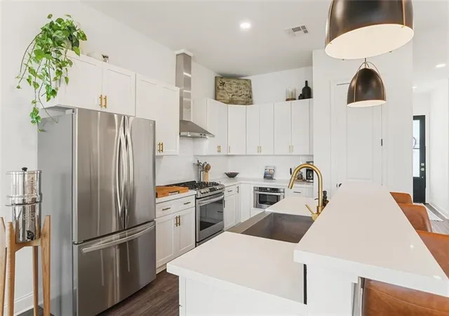 Photo 4 of Single family home for sale at 2512 Elise Ave, Metairie, LA 70003 | MLS# 2562486 | Listing updated on 2026-09-24