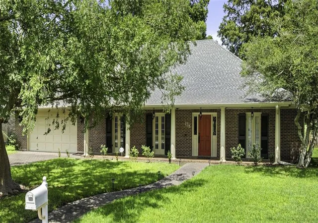Homes for sale in Kenner, LA | 178 Chateau Latour Dr, Kenner, LA 70065 | MLS# 2563613