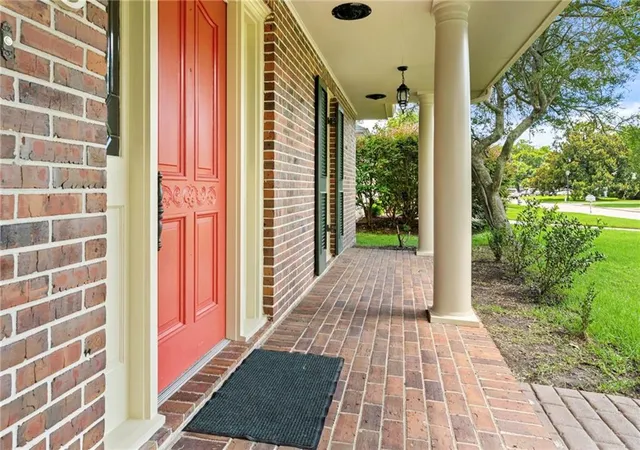 Homes for sale in Kenner, LA | 178 Chateau Latour Dr, Kenner, LA 70065 | MLS# 2563613
