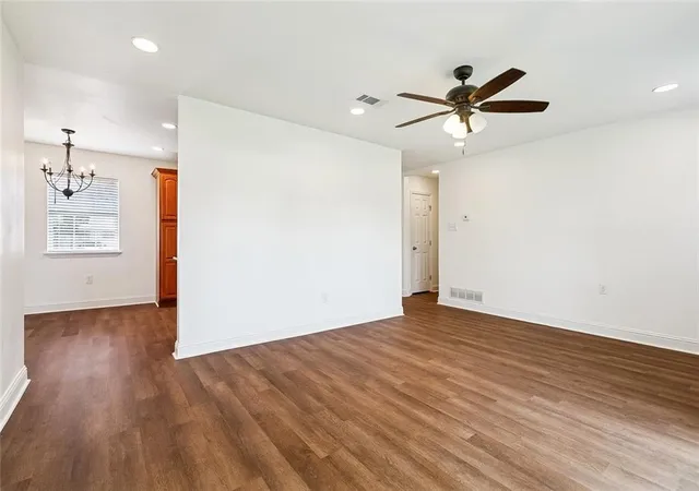 Photo 4 of Single family home for sale at 3904 Bissonet Dr, Metairie, LA 70003 | MLS# 2563640 | Listing updated on 2026-09-01