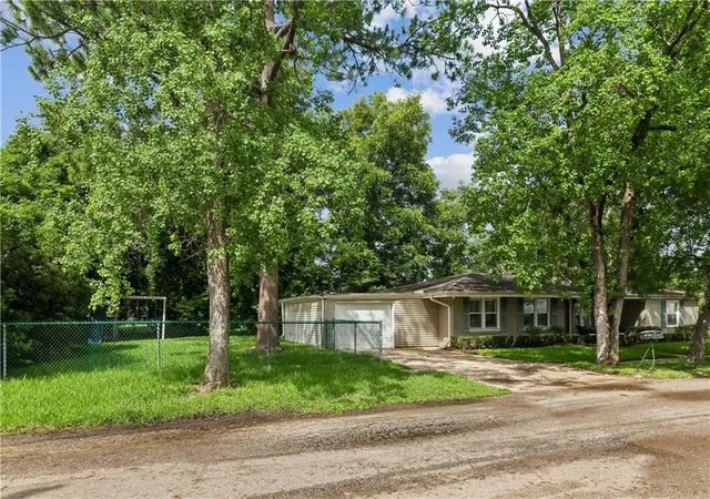 Photo 3 of Single family home for sale at 9732 Dart St, River Ridge, LA 70123 | MLS# 2563546 | Listing updated on 2026-08-29