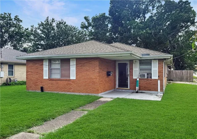 Homes for sale in Kenner, LA | 1925 Idaho Ave, Kenner, LA 70062 | MLS# 2563657