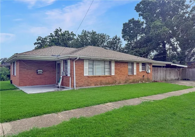 Homes for sale in Kenner, LA | 1925 Idaho Ave, Kenner, LA 70062 | MLS# 2563657
