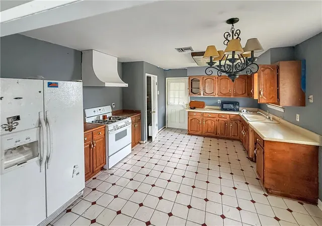 Homes for sale in Kenner, LA | 1925 Idaho Ave, Kenner, LA 70062 | MLS# 2563657