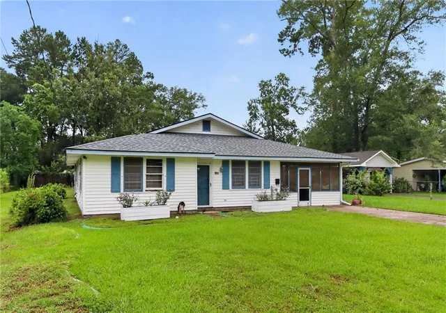 Homes for sale in Ponchatoula, LA | 335 Branch St, Ponchatoula, LA 70454 | MLS# 2563705