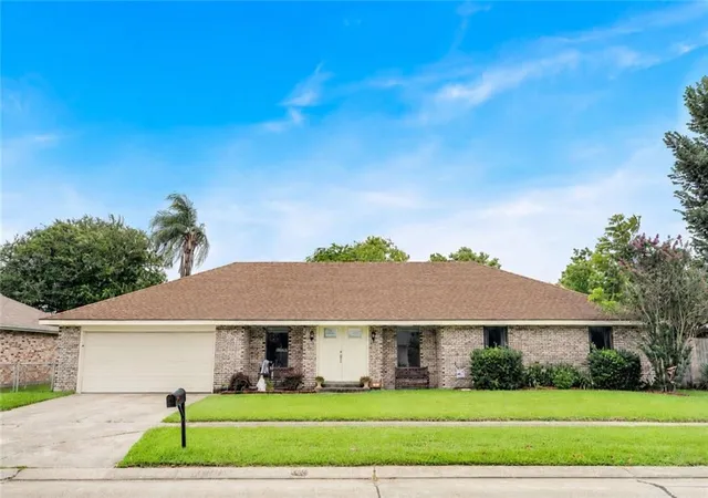 1st image of 3821 Hillcrest Dr, Marrero, LA 70072 | MLS# 2563561