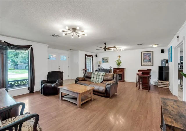 2nd image of 3821 Hillcrest Dr, Marrero, LA 70072 | MLS# 2563561