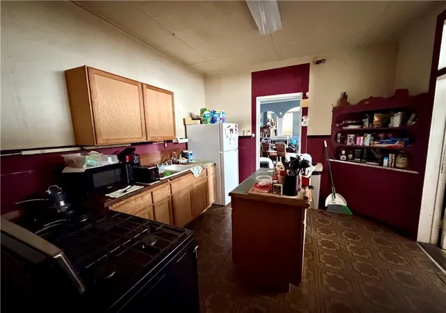 Photo 4 of House for sale at 5322 24 Laurel St, New Orleans, LA 70115 | MLS# 2563760 | Listing updated on 2026-06-25