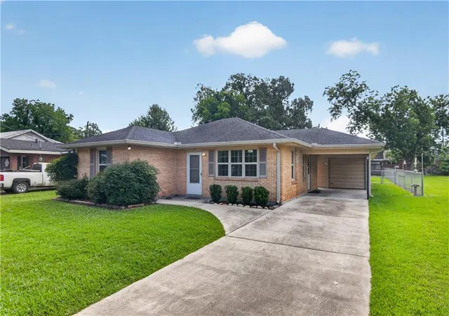 Homes for sale in Destrehan, LA | 218 Amelia St, Destrehan, LA 70047 | MLS# 2563848