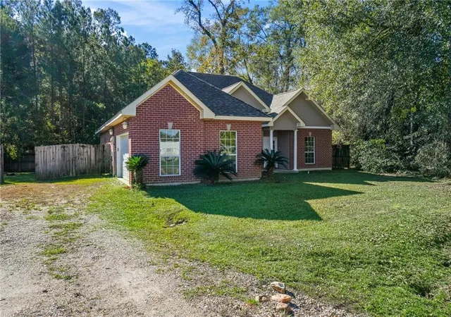 Homes for sale in Franklinton, LA | 1626 Bickham St, Franklinton, LA 70438 | MLS# 2563852