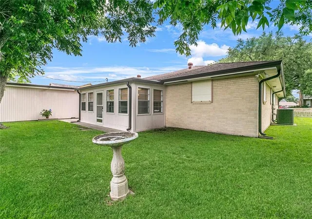 Homes for sale in Chalmette, LA | 26 W Carmack Dr, Chalmette, LA 70043 | MLS# 2563833