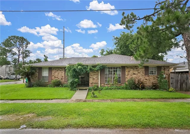 Homes for sale in Metairie, LA | 1170 72 Carrollton Ave, Metairie, LA 70005 | MLS# 2563849