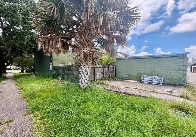 Homes for sale in New Orleans, LA | 4348 Paris Ave, New Orleans, LA 70122 | MLS# 2563933