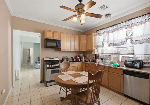 5th image of 2032 Robert St, New Orleans, LA 70115 | MLS# 2560557