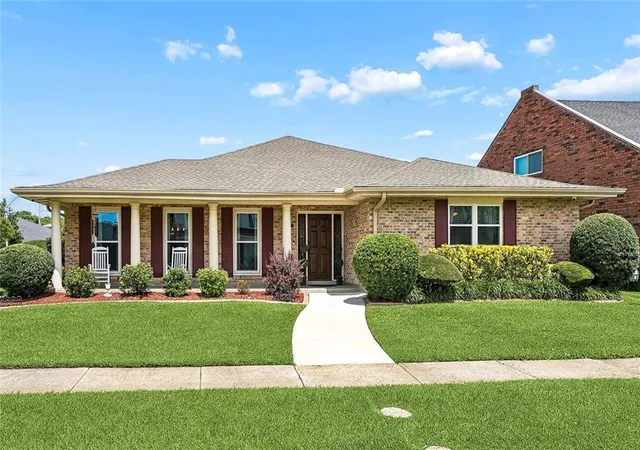 Homes for sale in Kenner, LA | 4236 Beaune Dr, Kenner, LA 70065 | MLS# 2563756