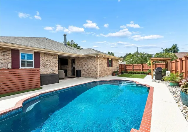 Homes for sale in Kenner, LA | 4236 Beaune Dr, Kenner, LA 70065 | MLS# 2563756