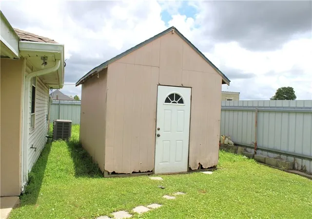 Homes for sale in Chalmette, LA | 800 E Josephine St, Chalmette, LA 70043 | MLS# 2563989