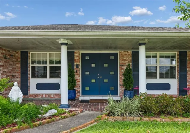 3rd image of 2621 Veronica Dr, Chalmette, LA 70043 | MLS# 2563620
