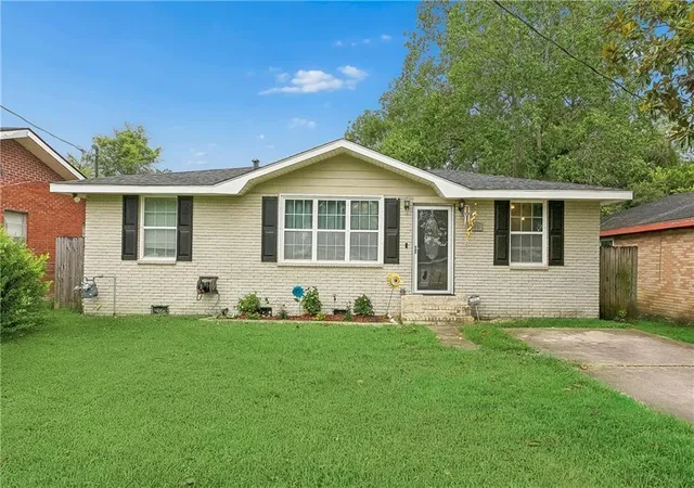 Homes for sale in Hahnville, LA | 348 Ash St, Hahnville, LA 70057 | MLS# 2563655