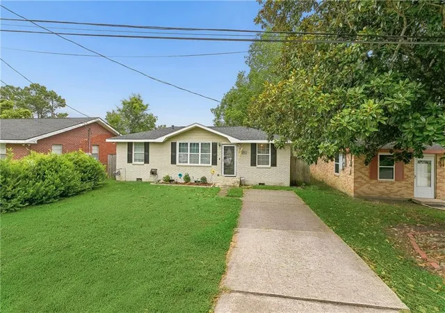 Homes for sale in Hahnville, LA | 348 Ash St, Hahnville, LA 70057 | MLS# 2563655