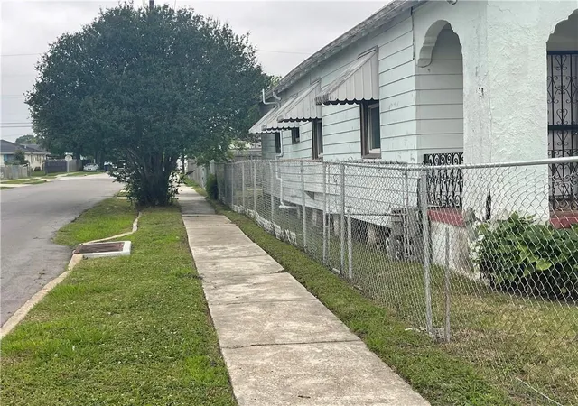 Homes for sale in New Orleans, LA | 1700 Piety St, New Orleans, LA 70117 | MLS# 2564100