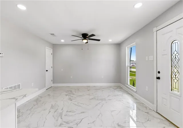 Photo 3 of Single family home for sale at 425 Helis Dr, Westwego, LA 70094 | MLS# 2564237 | Listing updated on 2026-06-25