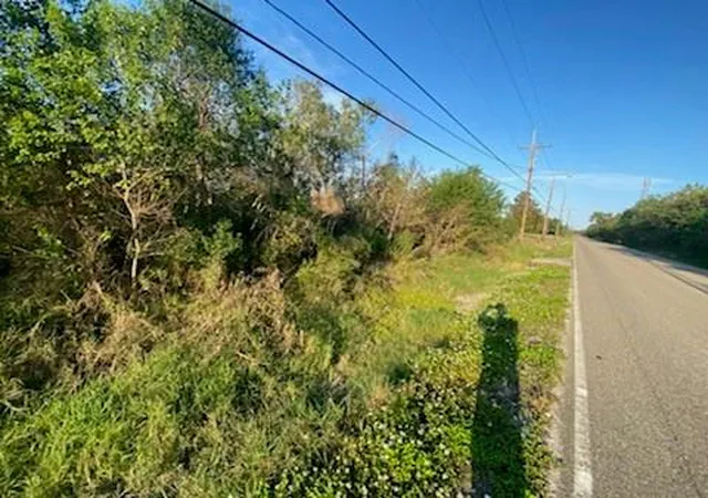Photo 2 of Land for sale at 953 Florissant Hwy, Saint Bernard, LA 70085 | MLS# 2564241 | Listing updated on 2026-07-09