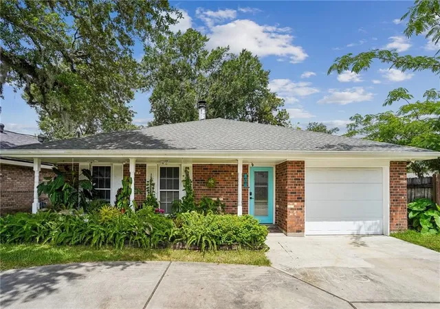 1st image of 806 Colonial Club Dr, New Orleans, LA 70123 | MLS# 2563299