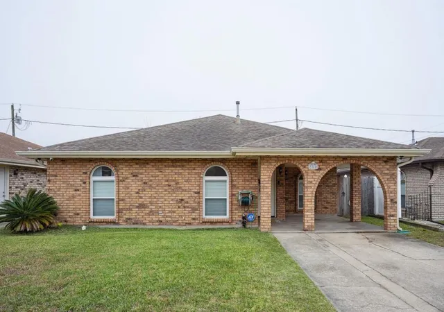 Homes for sale in Chalmette, LA | 3740 Charles Dr, Chalmette, LA 70043 | MLS# 2564279