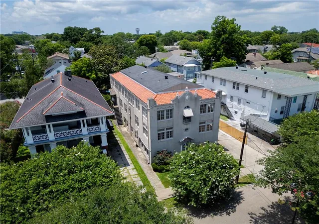 Homes for sale in New Orleans, LA | 2108 Broadway St, New Orleans, LA 70118 | MLS# 2564315