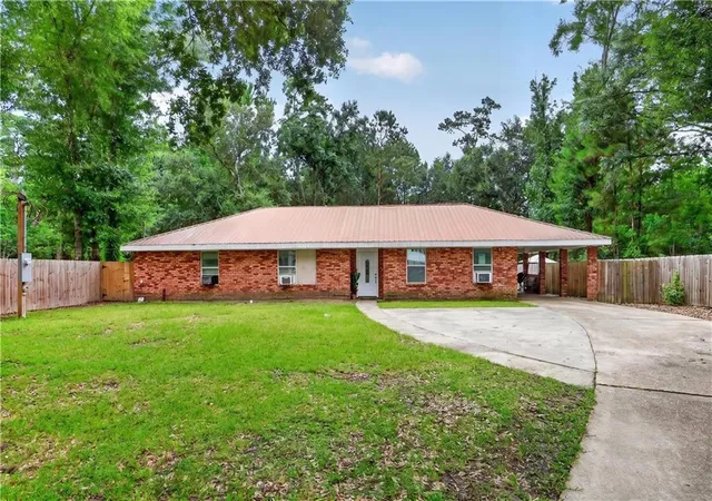 Homes for sale in Lacombe, LA | 28026 Napoleon Rd, Lacombe, LA 70445 | MLS# 2564349
