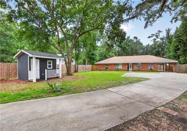 Homes for sale in Lacombe, LA | 28026 Napoleon Rd, Lacombe, LA 70445 | MLS# 2564349