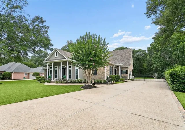 Photo 2 of Single family home for sale at 314 Stonebridge Loop, Slidell, LA 70458 | MLS# 2564332 | Listing updated on 2026-08-05