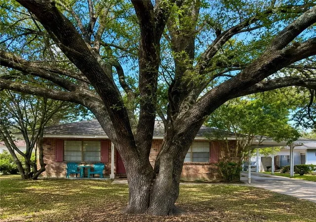 2nd image of 100, 101, 128 Clinton Ct, Hammond, LA 70401 | MLS# 2564275