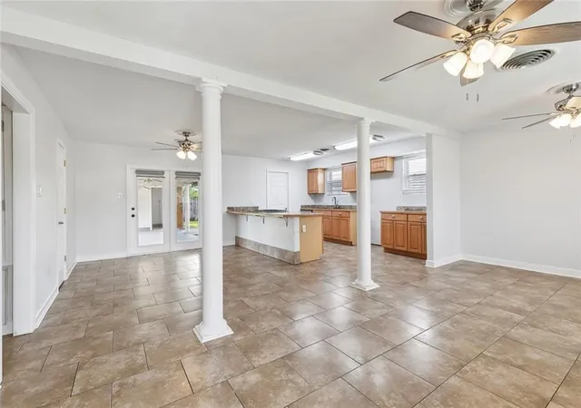 Photo 3 of Single family home for sale at 570 Dover Ln, Terrytown, LA 70056 | MLS# 2563433 | Listing updated on 2026-06-24