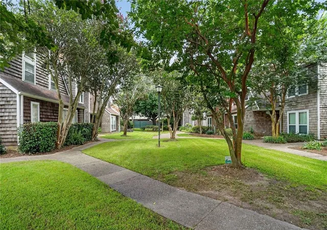 Homes for sale in New Orleans, LA | 5 Spinnaker Ln, New Orleans, LA 70124 | MLS# 2564408