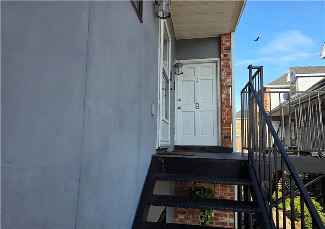 Homes for sale in Metairie, LA | 3629 Ridgelake Dr #8, Metairie, LA 70002 | MLS# 2564492