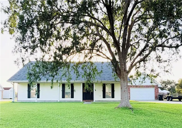 Homes for sale in Houma, LA | 106 Exeter Run, Houma, LA 70360 | MLS# 2564460
