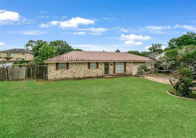 1st image of 2713 Annette Dr, Marrero, LA 70072 | MLS# 2564526