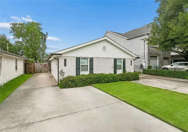 1st image of 422 24 Nursery Ave, Metairie, LA 70005 | MLS# 2564549