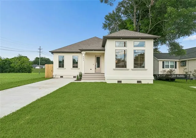 1st image of 637 Linden St, Metairie, LA 70003 | MLS# 2564546