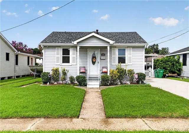 2nd image of 914 Evergreen Dr, Gretna, LA 70053 | MLS# 2564551