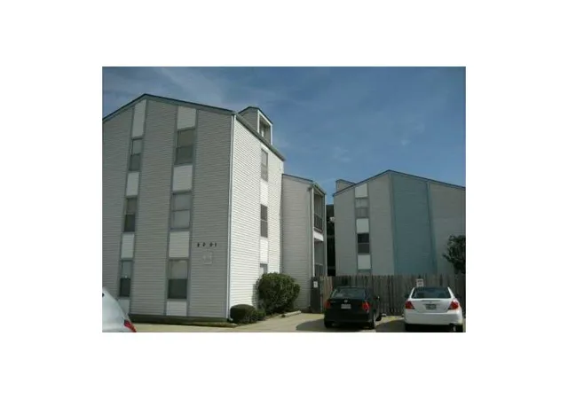 Homes for sale in Metairie, LA | 2201 Houma Blvd #102, Metairie, LA 70001 | MLS# 2564611