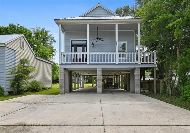 1st image of 107 Covington St, Madisonville, LA 70447 | MLS# 2562560