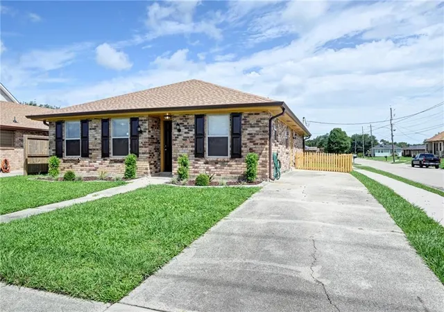 2nd image of 10887 Morrison Rd, New Orleans, LA 70127 | MLS# 2564507