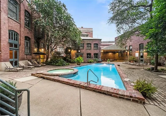 2nd image of 1107 S Peters St, New Orleans, LA 70130