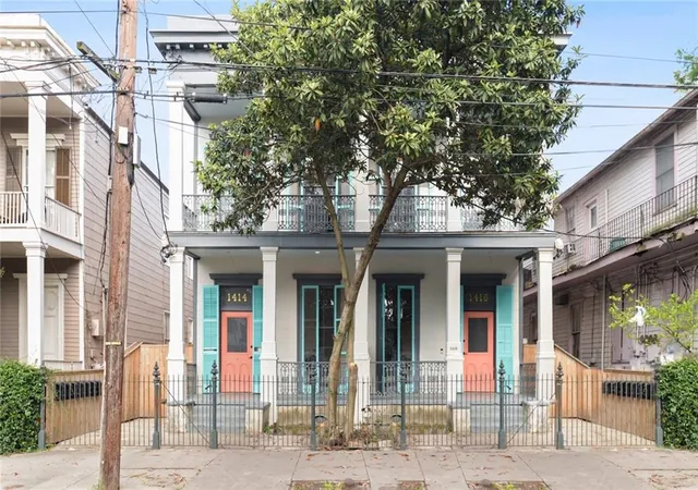 Homes for sale in New Orleans, LA | 1414 16 Magazine St, New Orleans, LA 70130 | MLS# 2563277