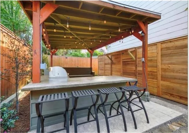Homes for sale in New Orleans, LA | 1414 16 Magazine St, New Orleans, LA 70130 | MLS# 2563277